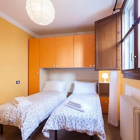 Rainbow House Apartment *