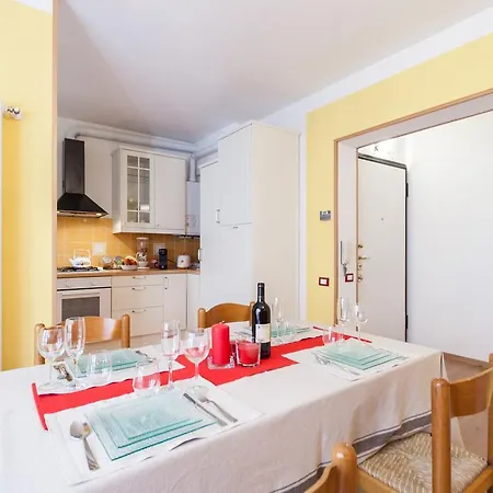 Rainbow House Apartman